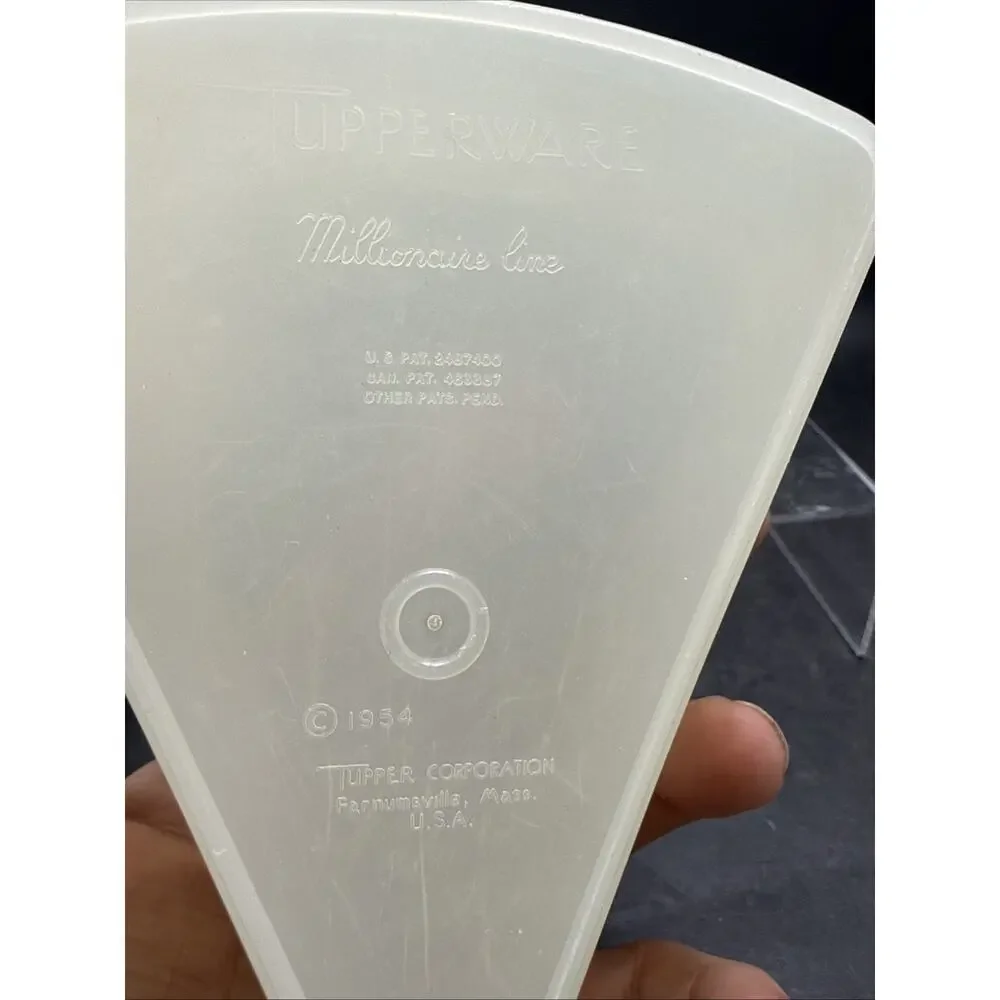 Vintage Tupperware Millionaire Line 269-1 Wedge Refrigerator Container w/Lid